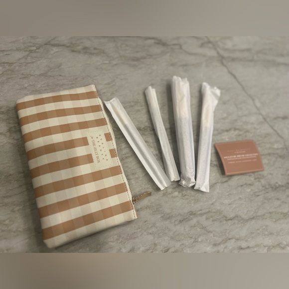 Jilly Box x Evalina Beauty make up brush set and make-up bag. NWT - Picture 4 of 6